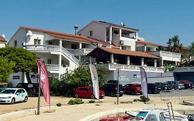 Plavi Val Apartments